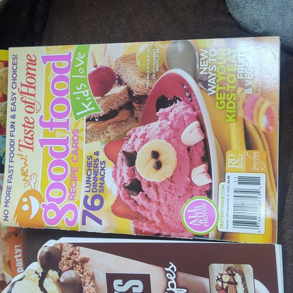 Assorted Recipe Book Collection - Picture 3 of 7